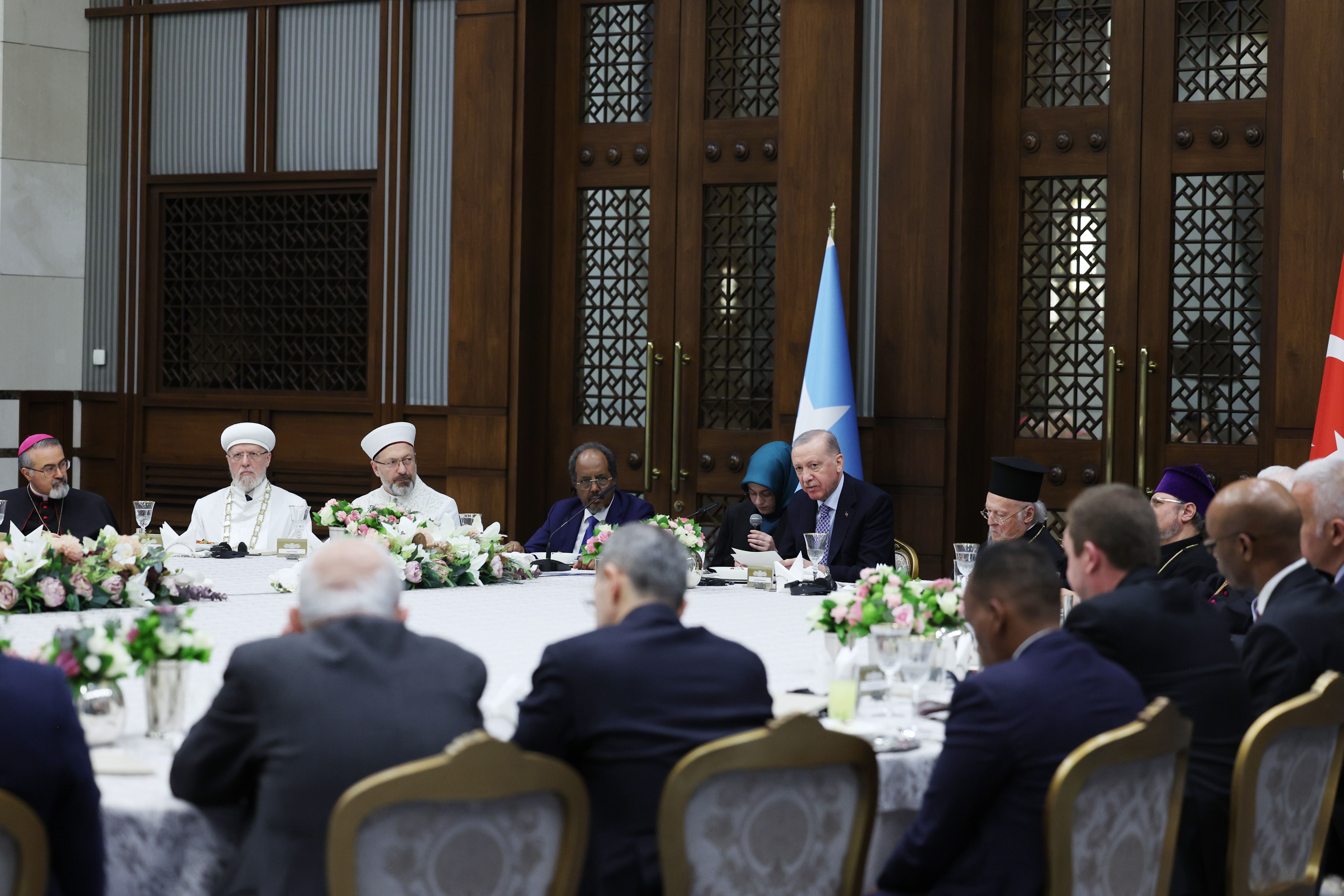 Erdoğan'dan birlik ve beraberlik için net mesaj:  Cumhurbaşkanı Erdoğan dini azınlık temsilcileriyle iftarda bir araya geldi - 1. Resim
