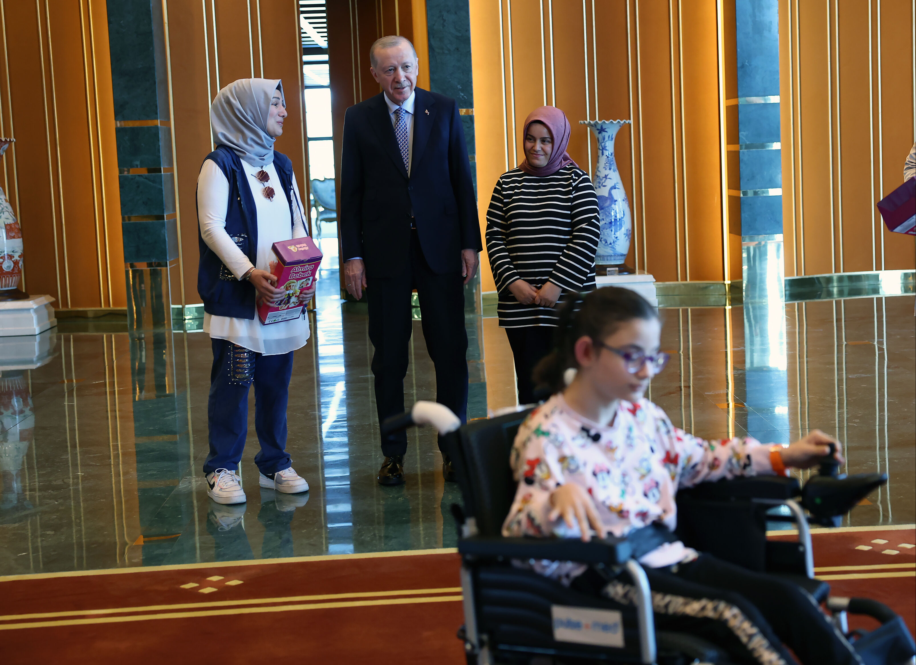 Cumhurbaşkanı Erdoğan'dan yürek ısıtan kabul! Engelli çocuklara sürpriz hediye - 1. Resim