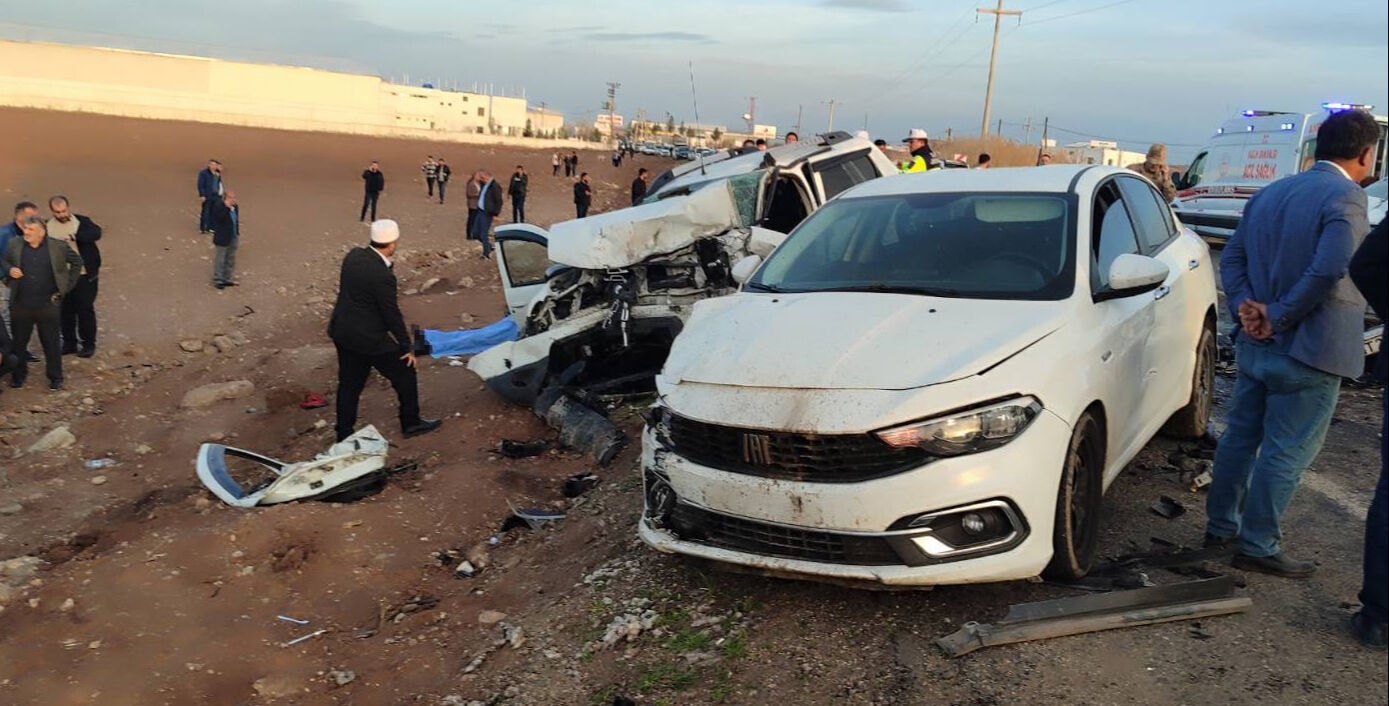 Diyarbakır'da korkunç kaza! Ölü ve yaralılar var - 1. Resim
