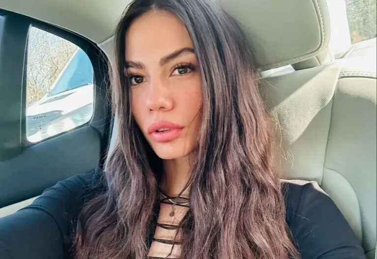 Eşref Rüya'nın Nisan'ı Demet Özdemir kimdir? Demet Özdemir evli mi? - 3. Resim