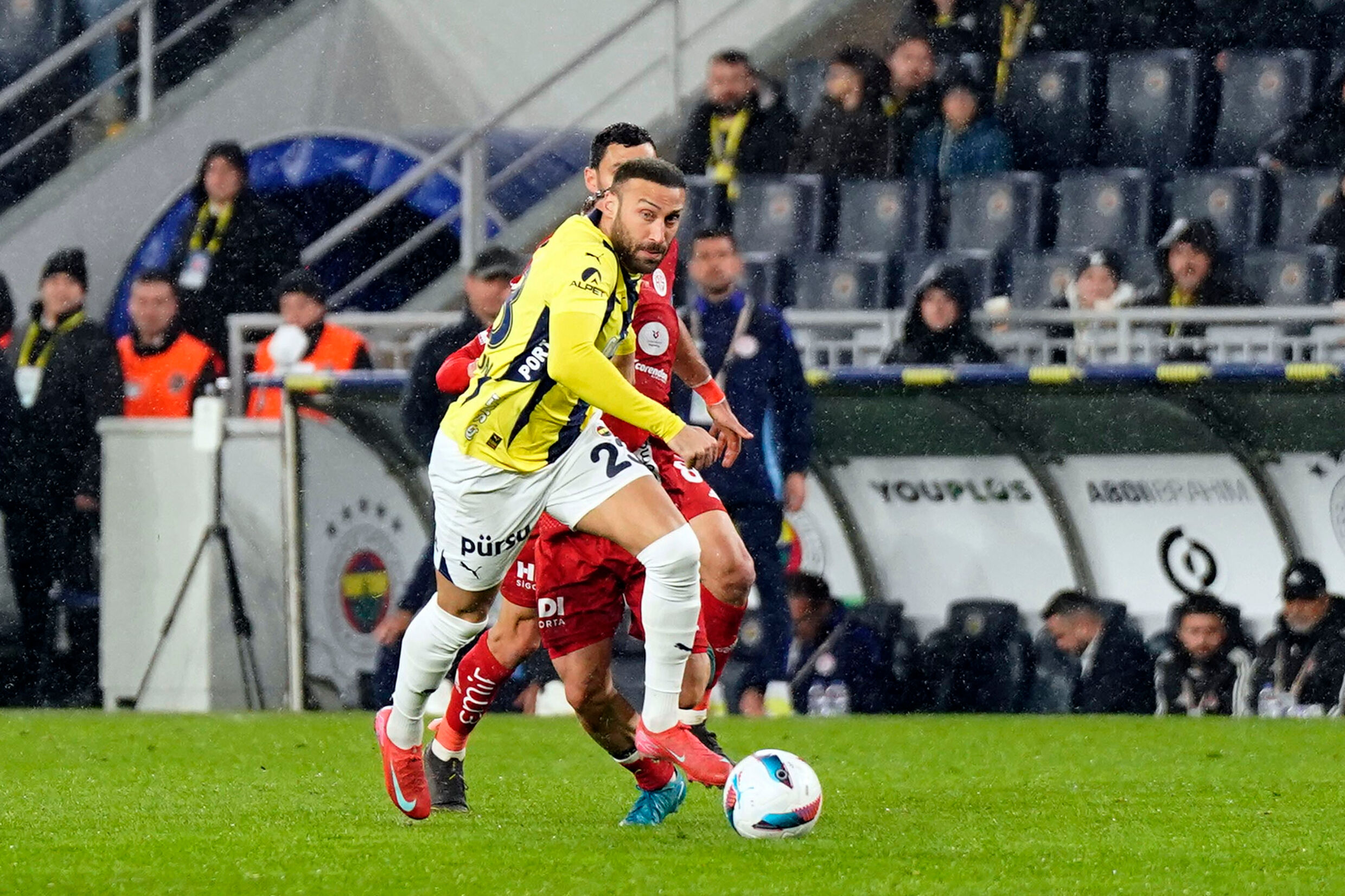 Fenerbahçe'de Cenk Tosun skandalı! Yatan transferin perde arkası aralandı Fenerbahçe'de Cenk Tosun skandalı! Yatan transferin perde arkası aralandı - 5. Resim