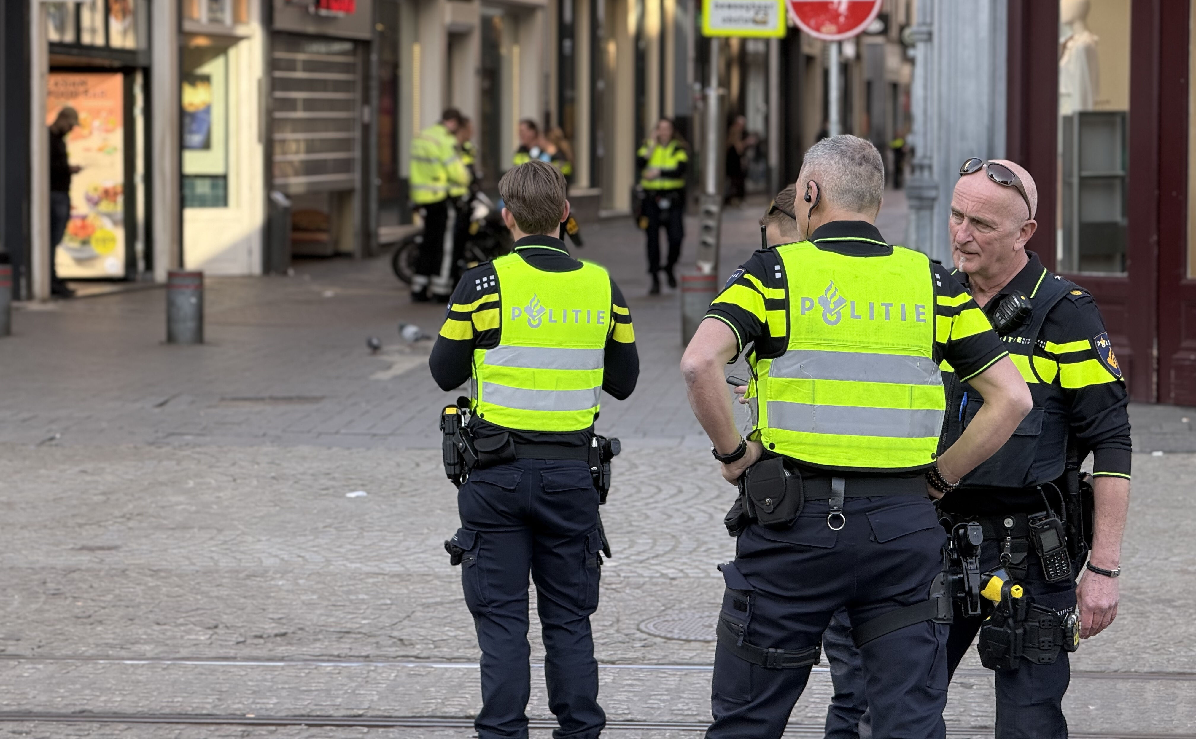 Hollanda'nın başkenti Amsterdam'da bıçaklı dehşet! Çok sayıda yaralı var - 1. Resim