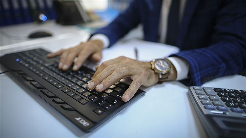 Memurlarda idari izin yıllık izinden düşer mi? Resmi tatil etkiler mi merak ediliyor Memurlarda idari izin yıllık izinden düşer mi? Resmi tatil etkiler mi merak ediliyor - 1. Resim