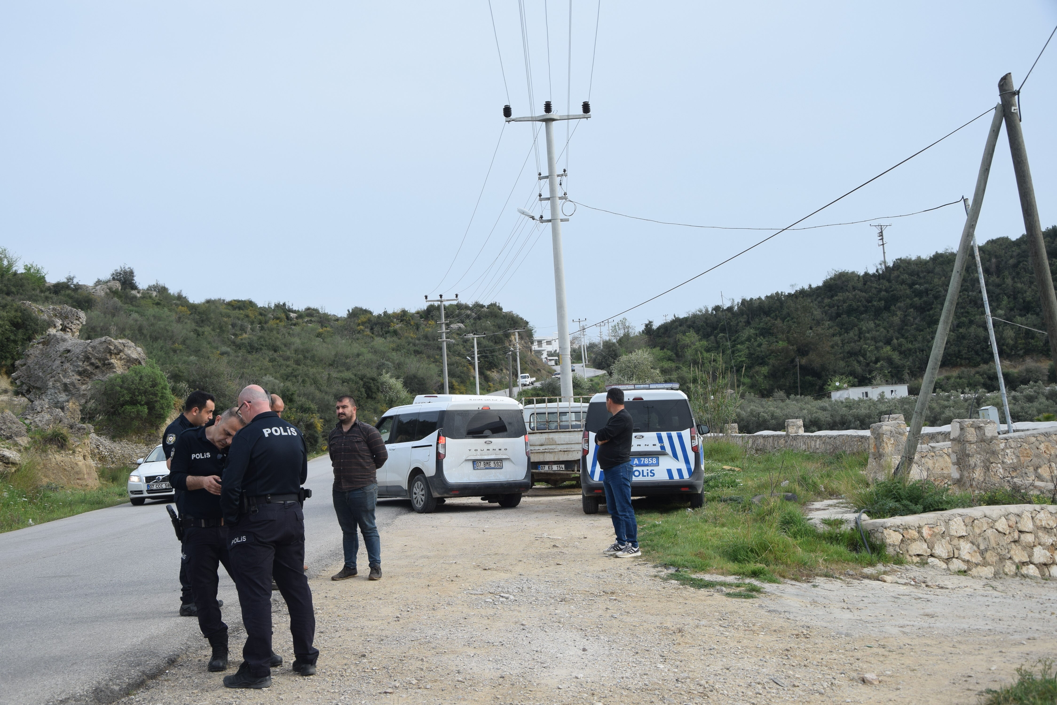 Merada korkunç silahlı saldırı: Çobanı hedef alıp keçileri telef ettiler - 2. Resim