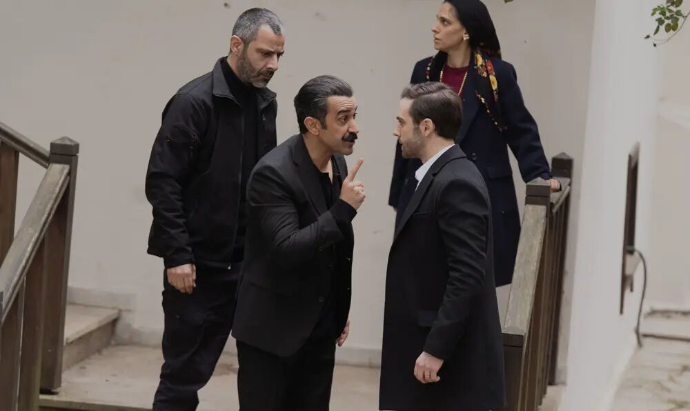 Sahipsizler ne zaman final yapacak, Azize öldü mü? Gözler Sahipsizler final bölümüne çevrildi! Sahipsizler ne zaman final yapacak, Azize öldü mü? Gözler Sahipsizler final bölümüne çevrildi! - 1. Resim