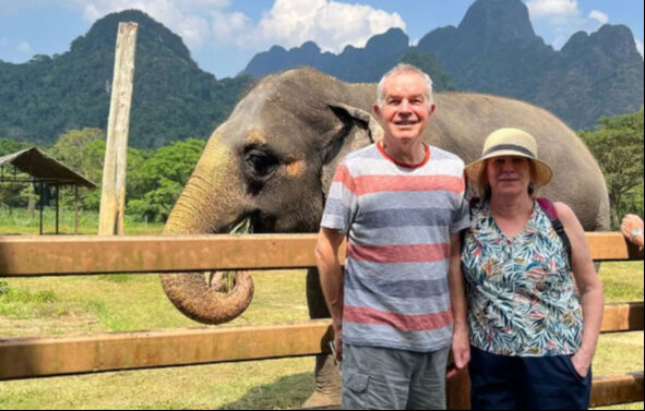 Tatil için gittikleri yerde kabusu yaşadı! Eşinin cesedini sırt çantasıyla taşıdı - 1. Resim