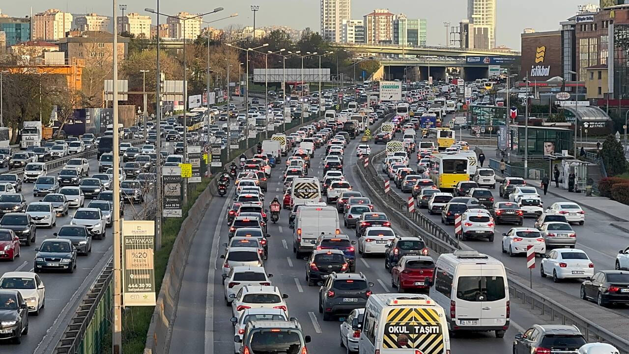 Trafik cezaları katlandı: Yola çıkmadan bir kez daha düşünün! 25 bin liradan 250 bin liraya fırladı - 1. Resim
