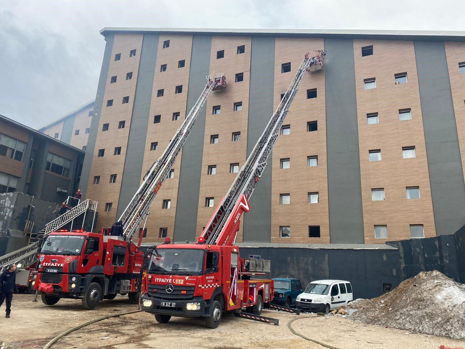 Uludağ'da 2 kişinin can verdiği otelle ilgili detaylar ortaya çıktı! Facianın eşiğinden dönülmüş Uludağ'da 2 kişinin can verdiği otelle ilgili detaylar ortaya çıktı! Facianın eşiğinden dönülmüş - 1. Resim