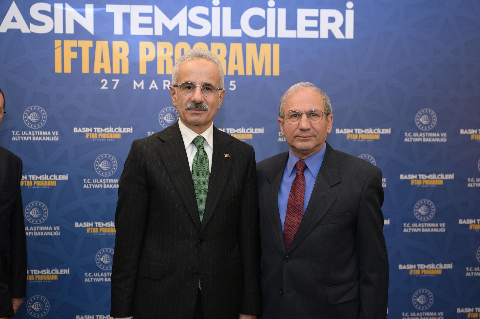 Bakan Uraloğlu'ndan dikkat çeken sosyal medya çıkışı: 13 yaş altına yasaklansın Bakan Uraloğlu'ndan dikkat çeken sosyal medya çıkışı: 13 yaş altına yasaklansın - 2. Resim