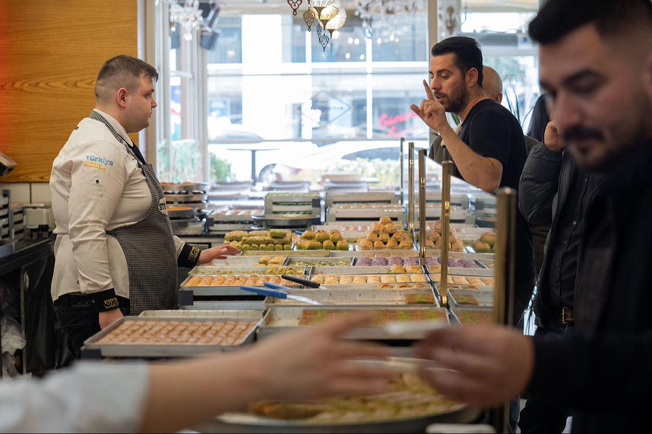 Baklava şerbetinin püf noktaları! Ustasdan altın tavsiyeler: Bayramda damak çatlatan lezzetin sırrı burada saklı! - 4. Resim