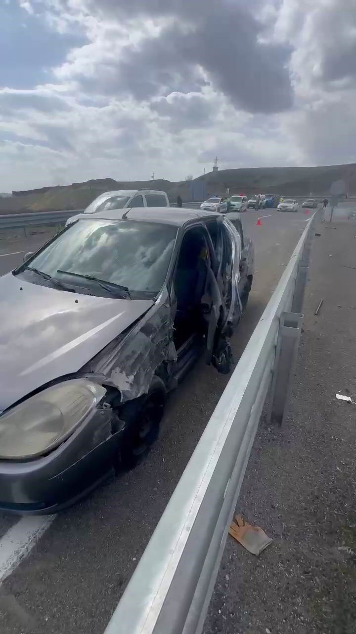 Bingöl’de feci kaza! Aynı aileden 5 kişi yaralandı - 2. Resim