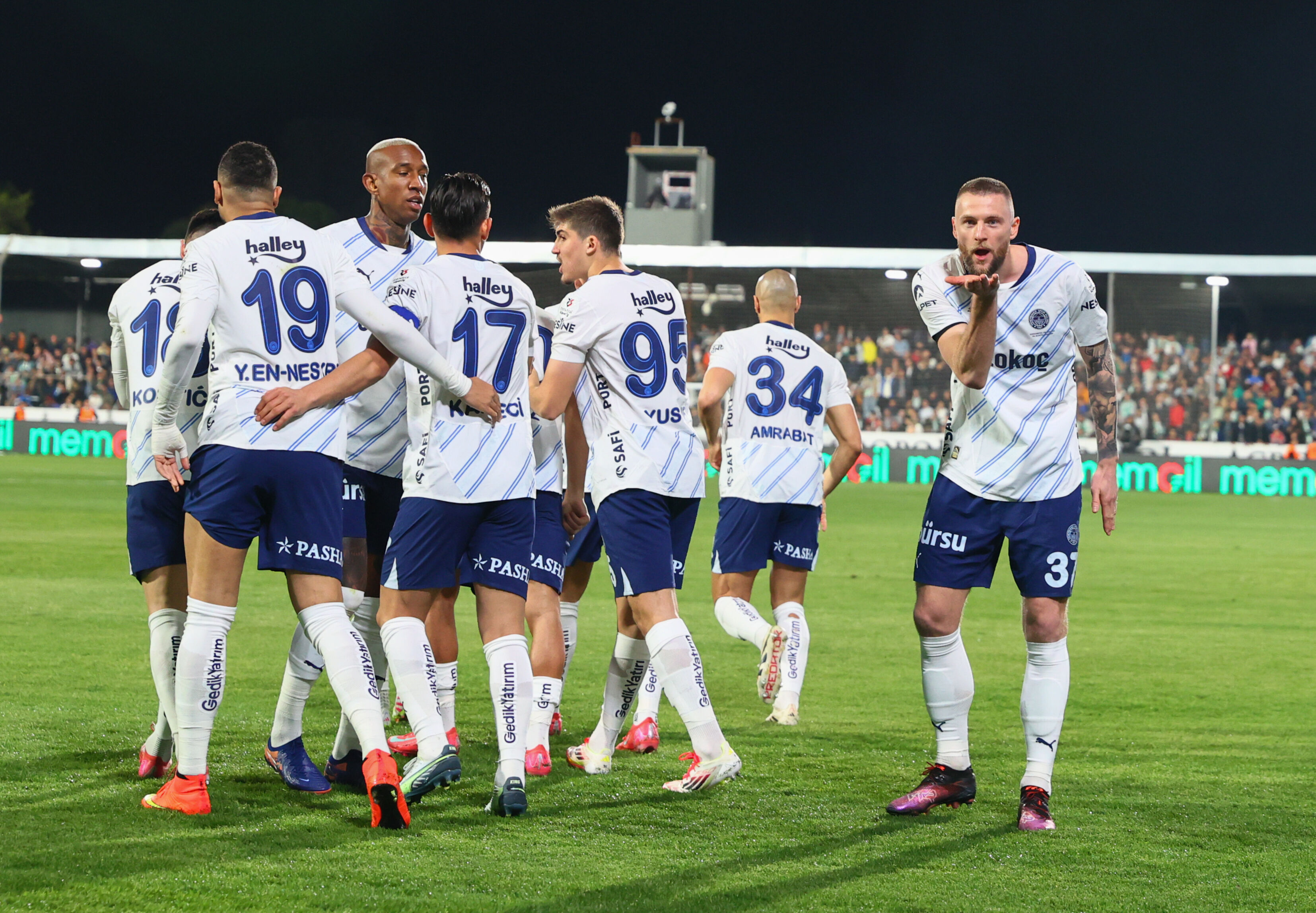 Fener'in Bodrum sefası! Kanarya, Bodrum FK'yı farklı yenip yara sardı CANLI ANLATIM | Sipay Bodrum FK - Fenerbahçe - 1. Resim