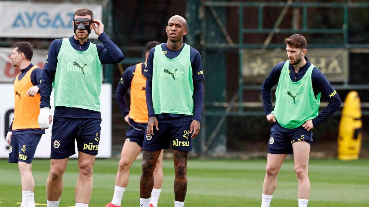 Dzeko neden maske takıyor, sakatlandı mı? Edin Dzeko sakatlık durumu açıklaması geldi! - 4. Resim