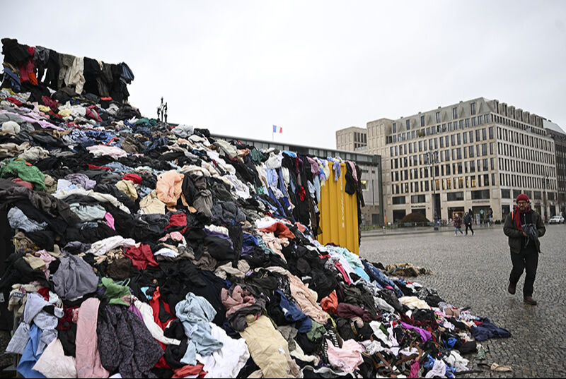 Her saniye bir kamyon kıyafet çöpe gidiyor! BM sıfır atık raporunda ürküten tablo - 1. Resim