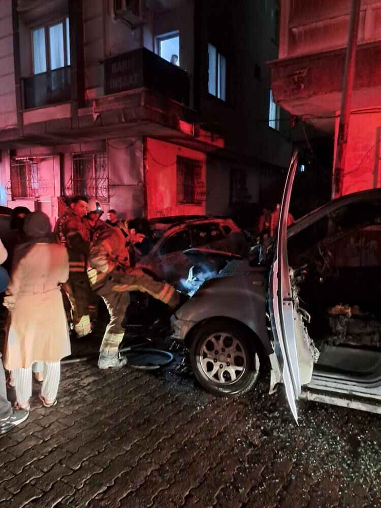 İstanbul'da sıcak saatler! Sahur vakti sokaklara döküldüler... - 2. Resim
