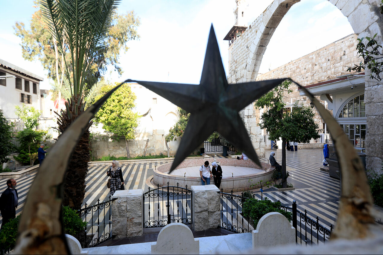 Türk Havacılık Şehitliği'ne insanlar akın ediyor! Şam'da binlerce ziyaretçi bu tarihi mekanlara geliyor - 2. Resim