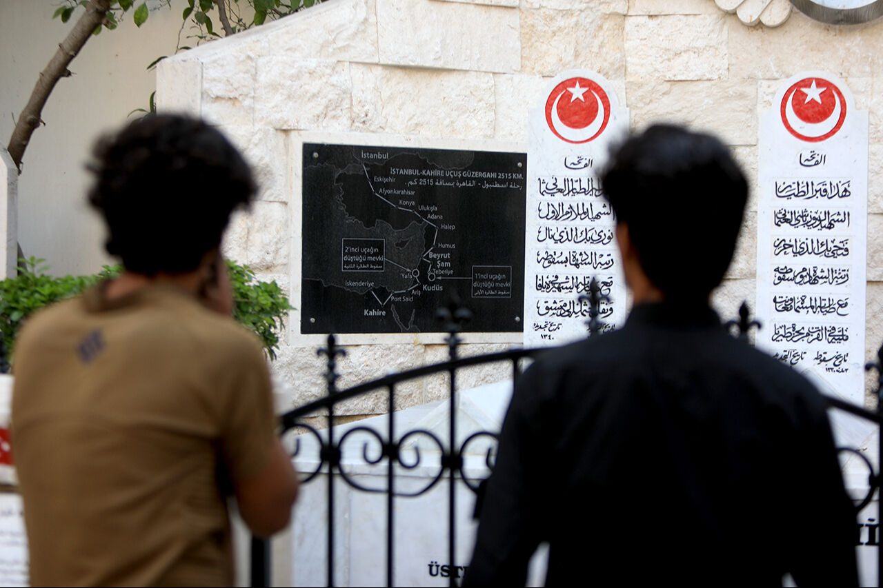 Türk Havacılık Şehitliği'ne insanlar akın ediyor! Şam'da binlerce ziyaretçi bu tarihi mekanlara geliyor - 8. Resim