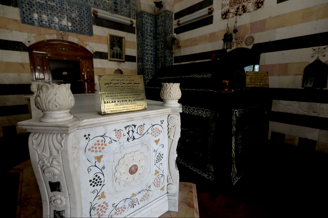 Türk Havacılık Şehitliği'ne insanlar akın ediyor! Şam'da binlerce ziyaretçi bu tarihi mekanlara geliyor - 3. Resim