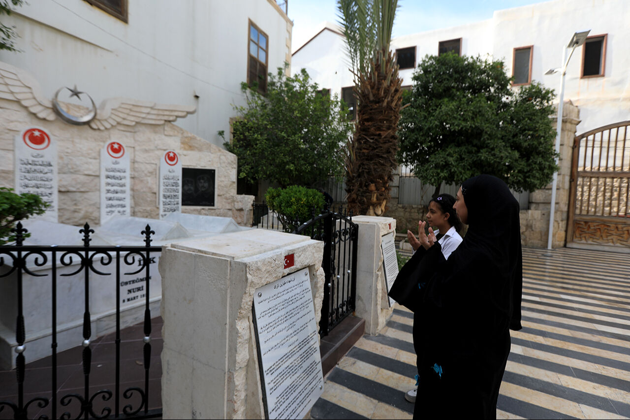 Türk Havacılık Şehitliği'ne insanlar akın ediyor! Şam'da binlerce ziyaretçi bu tarihi mekanlara geliyor - 9. Resim