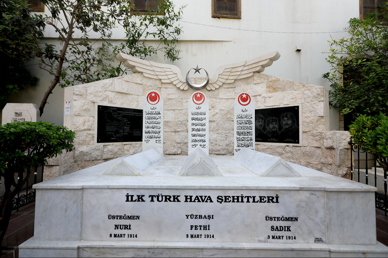 Türk Havacılık Şehitliği'ne insanlar akın ediyor! Şam'da binlerce ziyaretçi bu tarihi mekanlara geliyor - 10. Resim