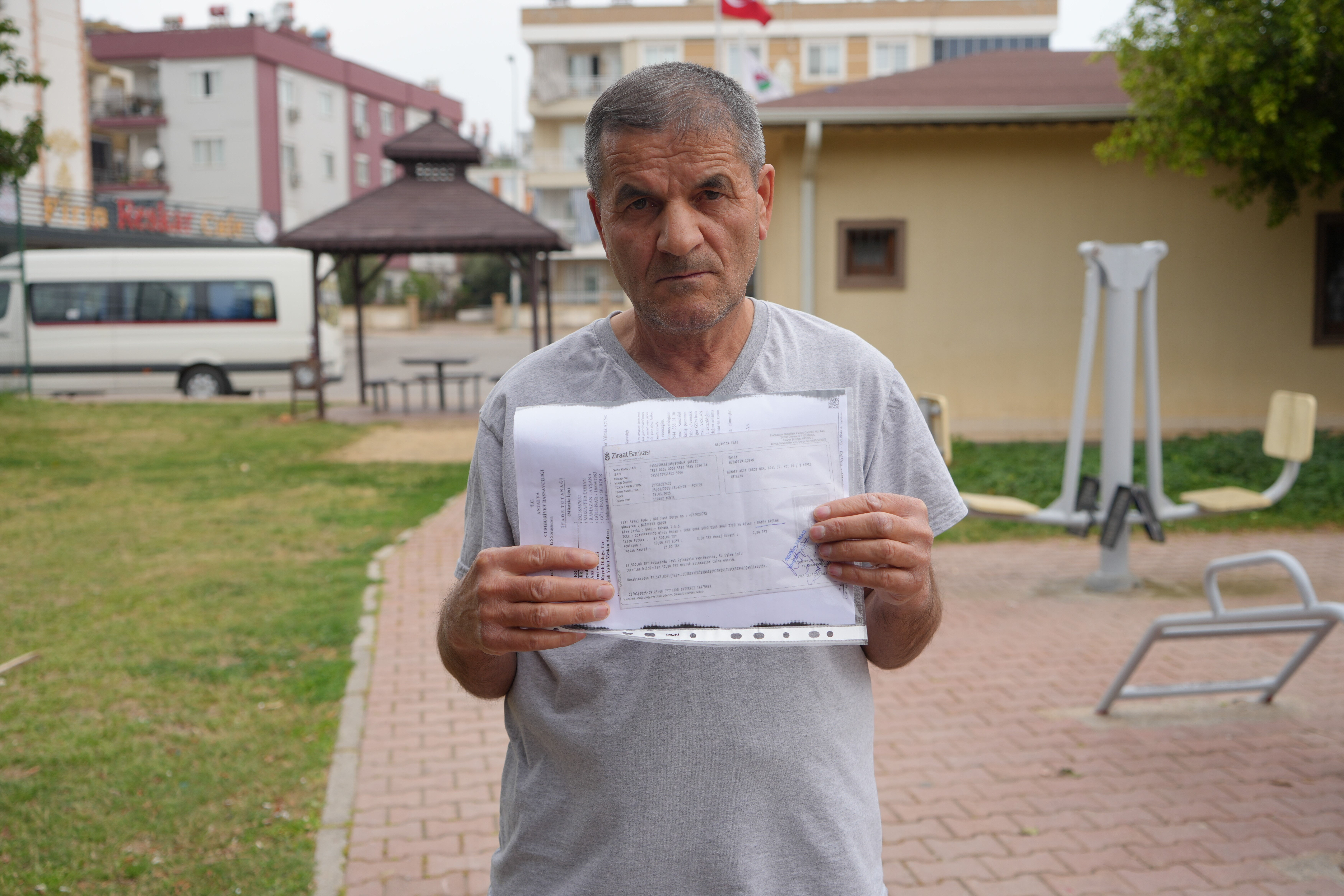 Antalyalı Muzaffer Çoban'ın hayatı bir telefonla kabusa döndü: Benim adamımı en zayıf yerinden vurdular Antalyalı Muzaffer Çoban'ın hayatı bir telefonla kabusa döndü: Benim adamımı en zayıf yerinden vurdular - 3. Resim