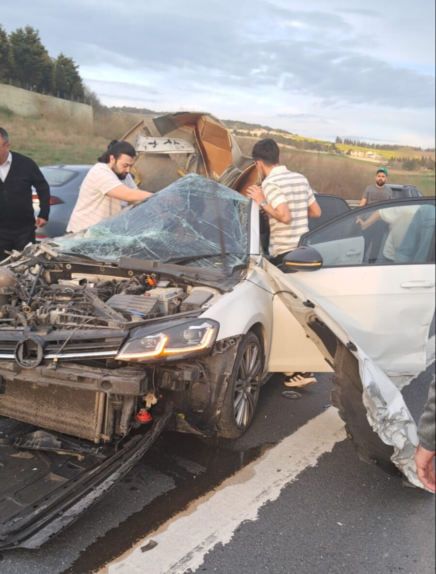 Bayram öncesi memleket yolunda feci kaza! Çok sayıda yaralı var - 1. Resim