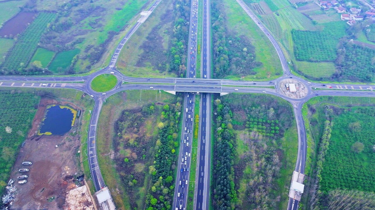 Bayram tatili için İstanbul'dan kaçış başladı! Yollarda trafik çilesi başladı - 1. Resim
