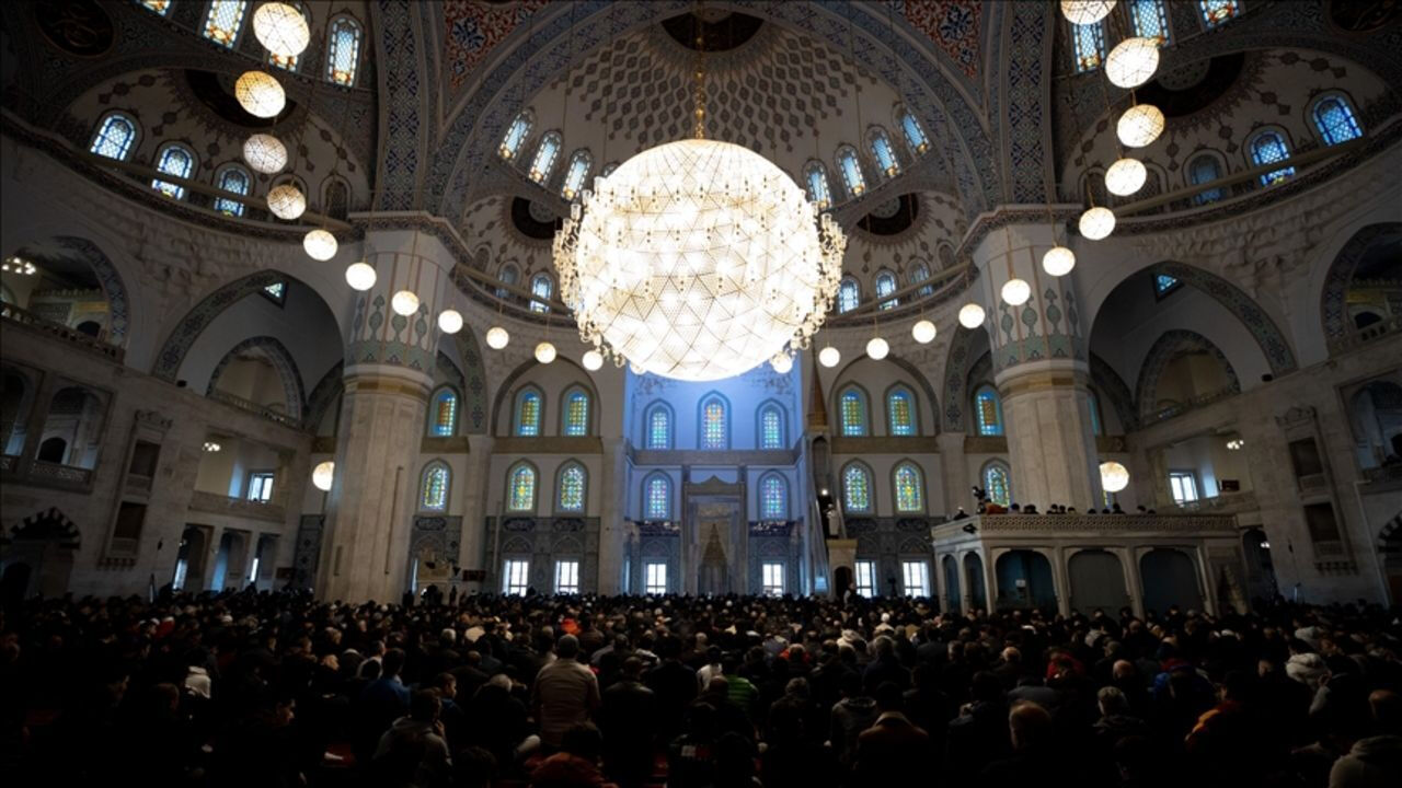 Bugün resmi tatil mi? Arife günü mesai saatleri - 1. Resim