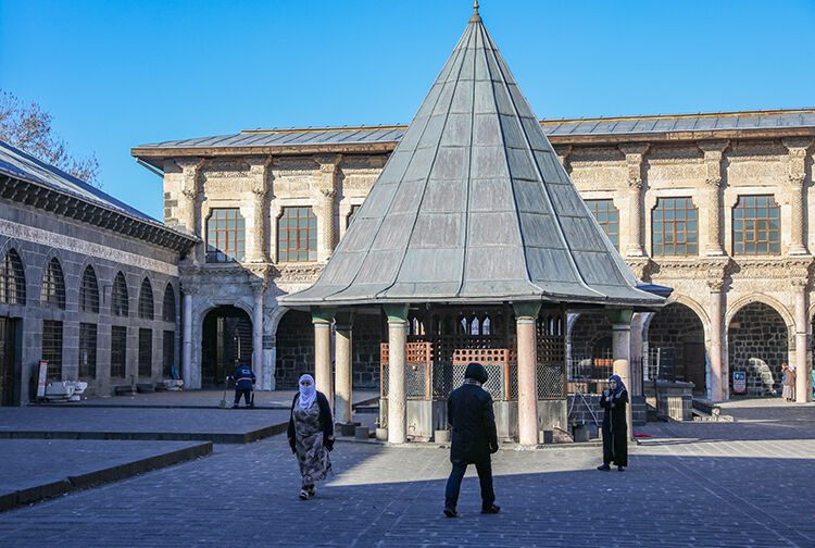 Diyarbakır'da bayram namazı saat kaçta kılınacak? Diyarbakır Bismil, Ergani, Silvan ve diğer ilçelerin bayram namazı saati - 1. Resim
