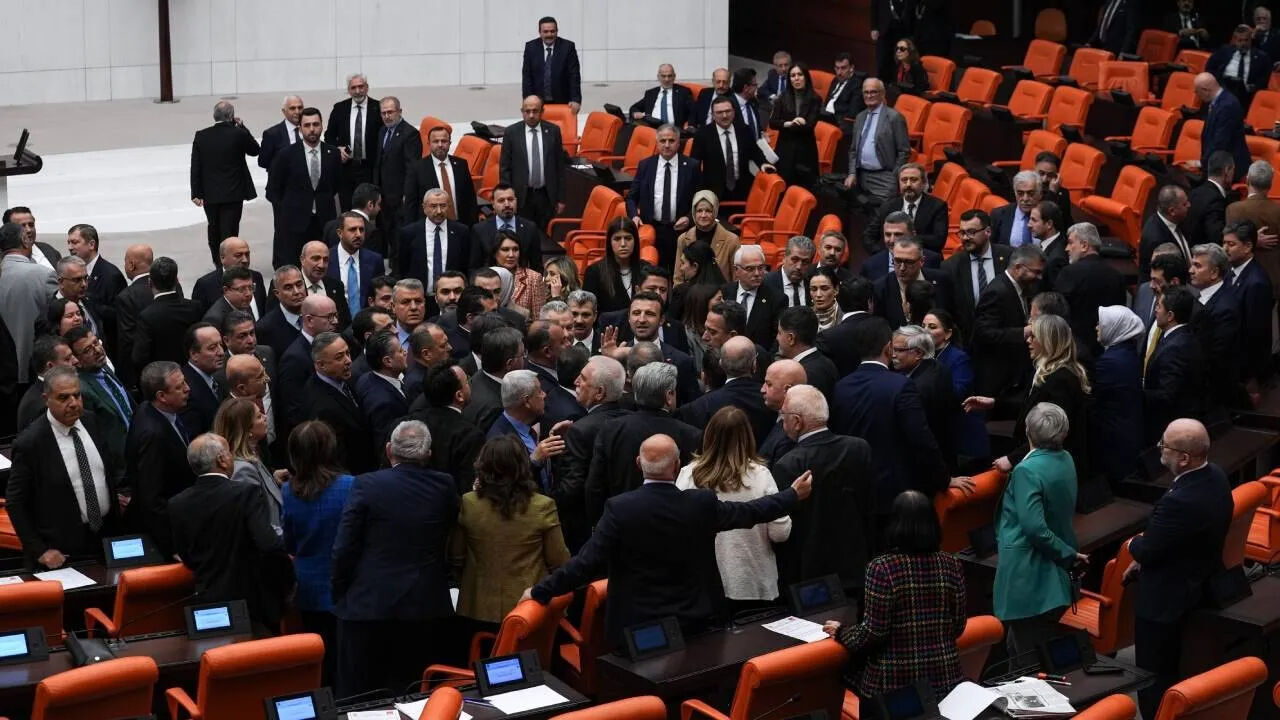 Emeklinin gözü Resmi Gazete'de! İşte 1.000 liralık ikramiye farkının ödeneceği tarih - 1. Resim