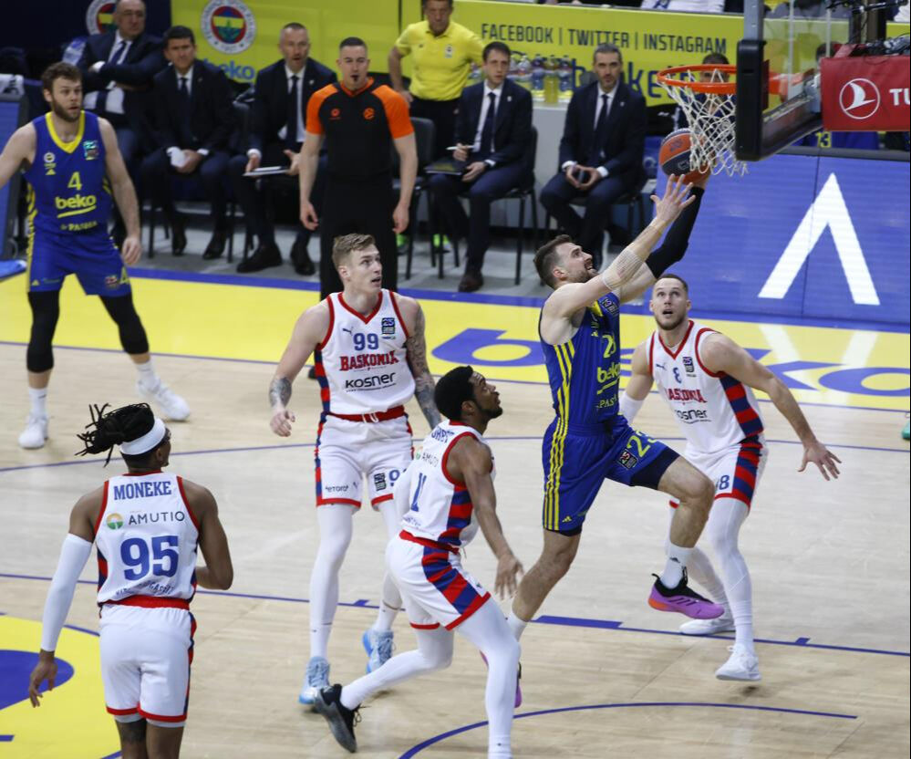Fenerbahçe Beko Baskonia'yı devirdi! Euroleague'in yeni lideri oldu! - 1. Resim