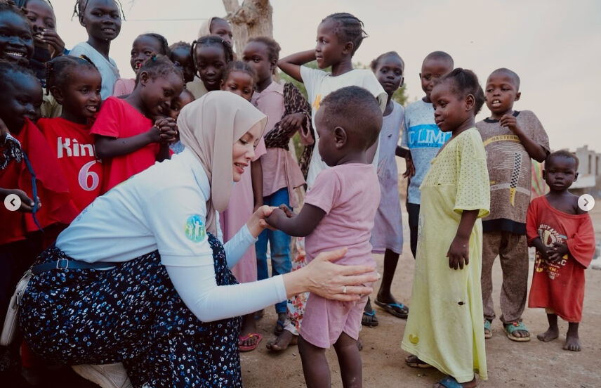 Gamze Özçelik'in sır gibi sakladığı oğlu Murathan'ı gören herkes aynı şeyi söyledi: Aynı annesi - 1. Resim