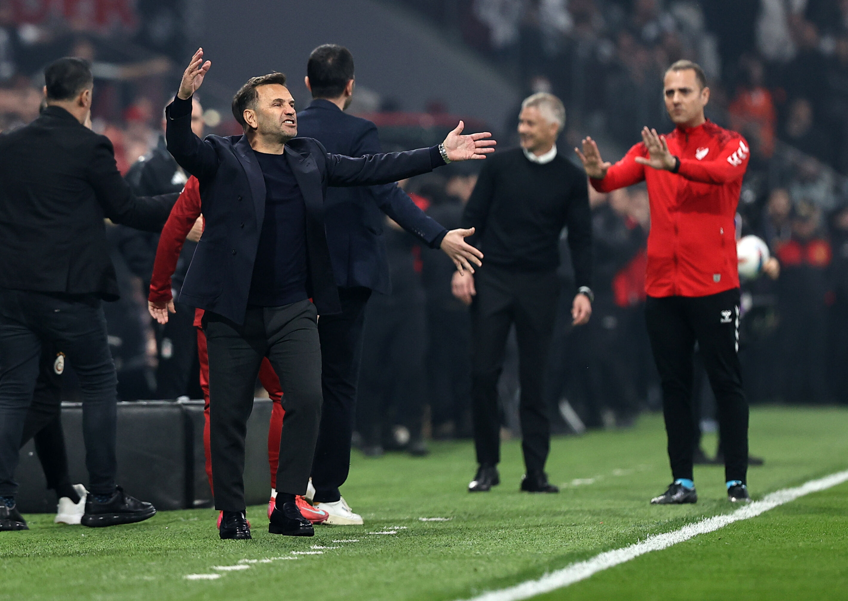 Okan Buruk’tan derbi sonrası hakem tepkisi: "Korktuğumuz başımıza geldi" Okan Buruk’tan derbi sonrası hakem tepkisi: "Korktuğumuz başımıza geldi" - 2. Resim