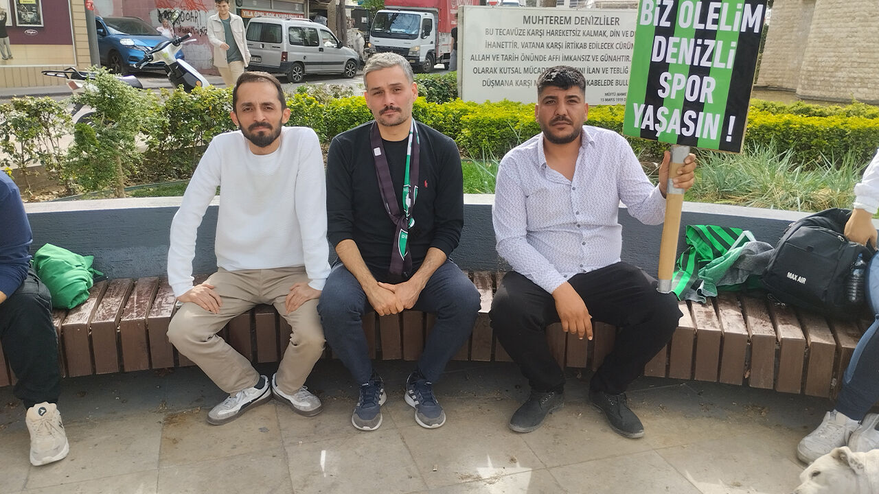 Taraftardan görülmemiş protesto! Kulübün tabutunu kaldırdılar - 2. Resim
