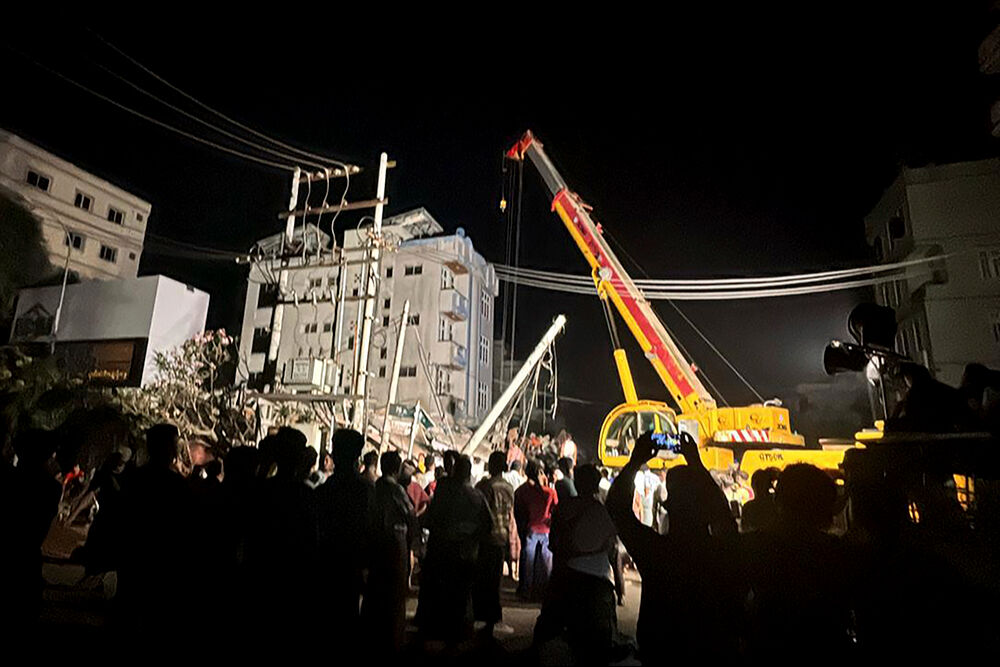 5,1 büyüklüğündeki artçı depremle sallandılar! Korku devam ediyor, ölü sayısı 1.700'ü geçti - 2. Resim