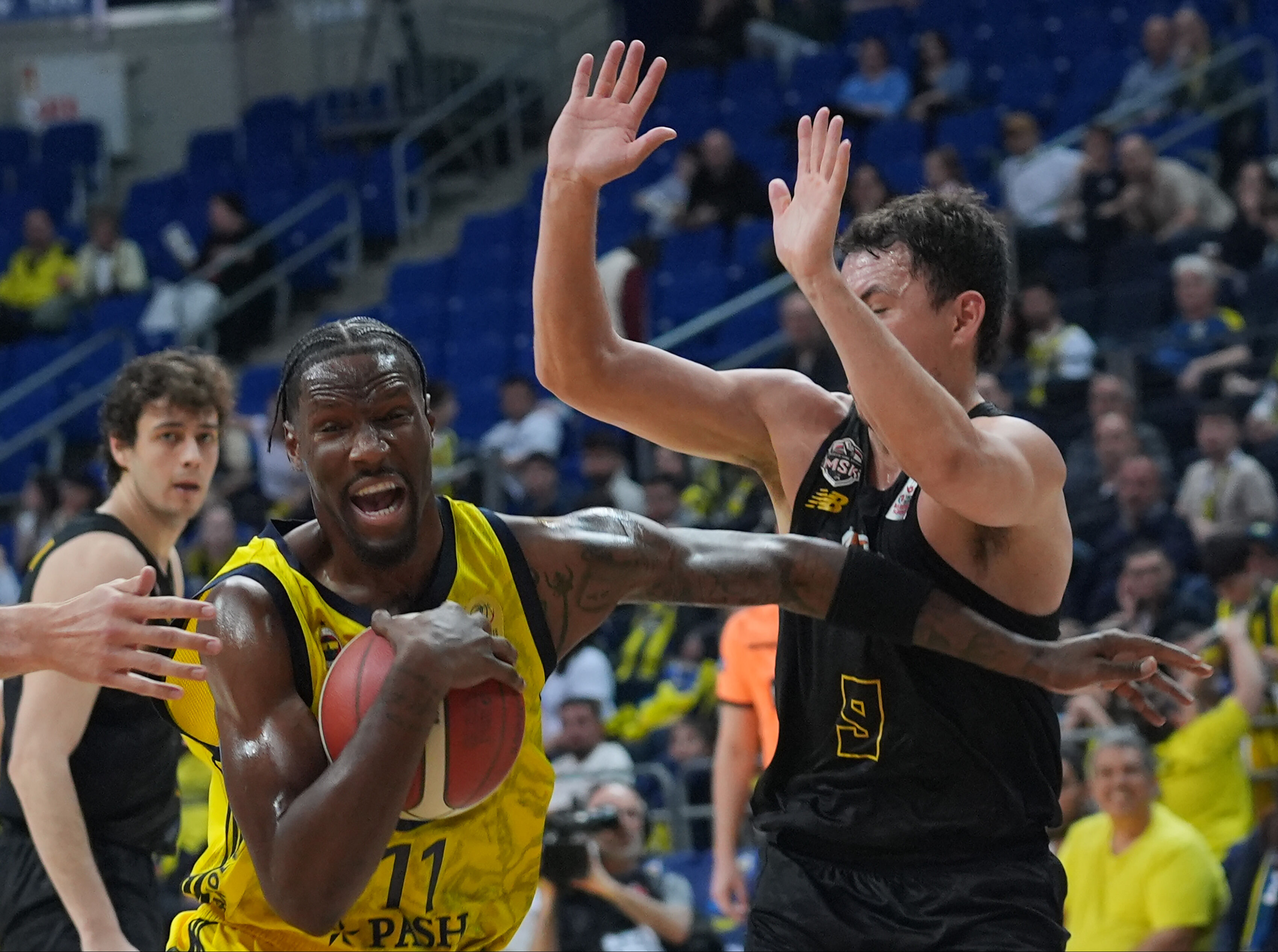 Fenerbahçe Beko zorlandı ama kazandı! Üst üste 18'inci galibiyet - 1. Resim