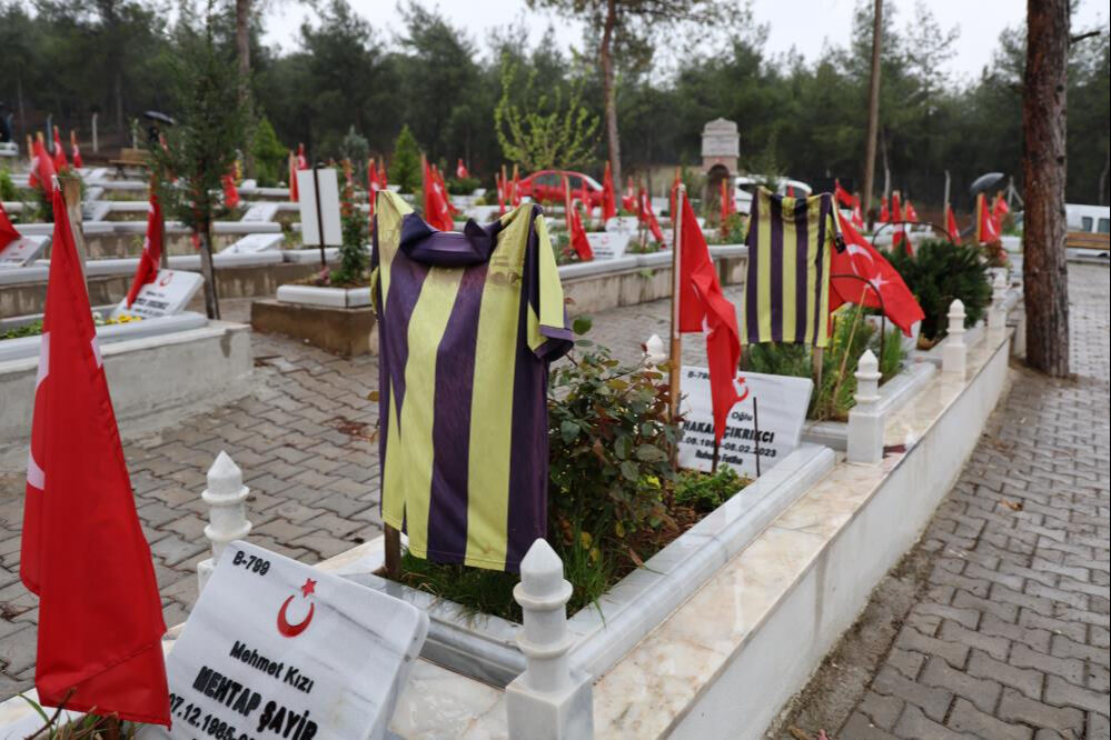 Her bayram aynı hüznü yaşıyorlar! 'Hayatımız ziyan oldu' diyerek ağladılar Her bayram aynı hüznü yaşıyorlar! 'Hayatımız ziyan oldu' diyerek ağladılar - 2. Resim