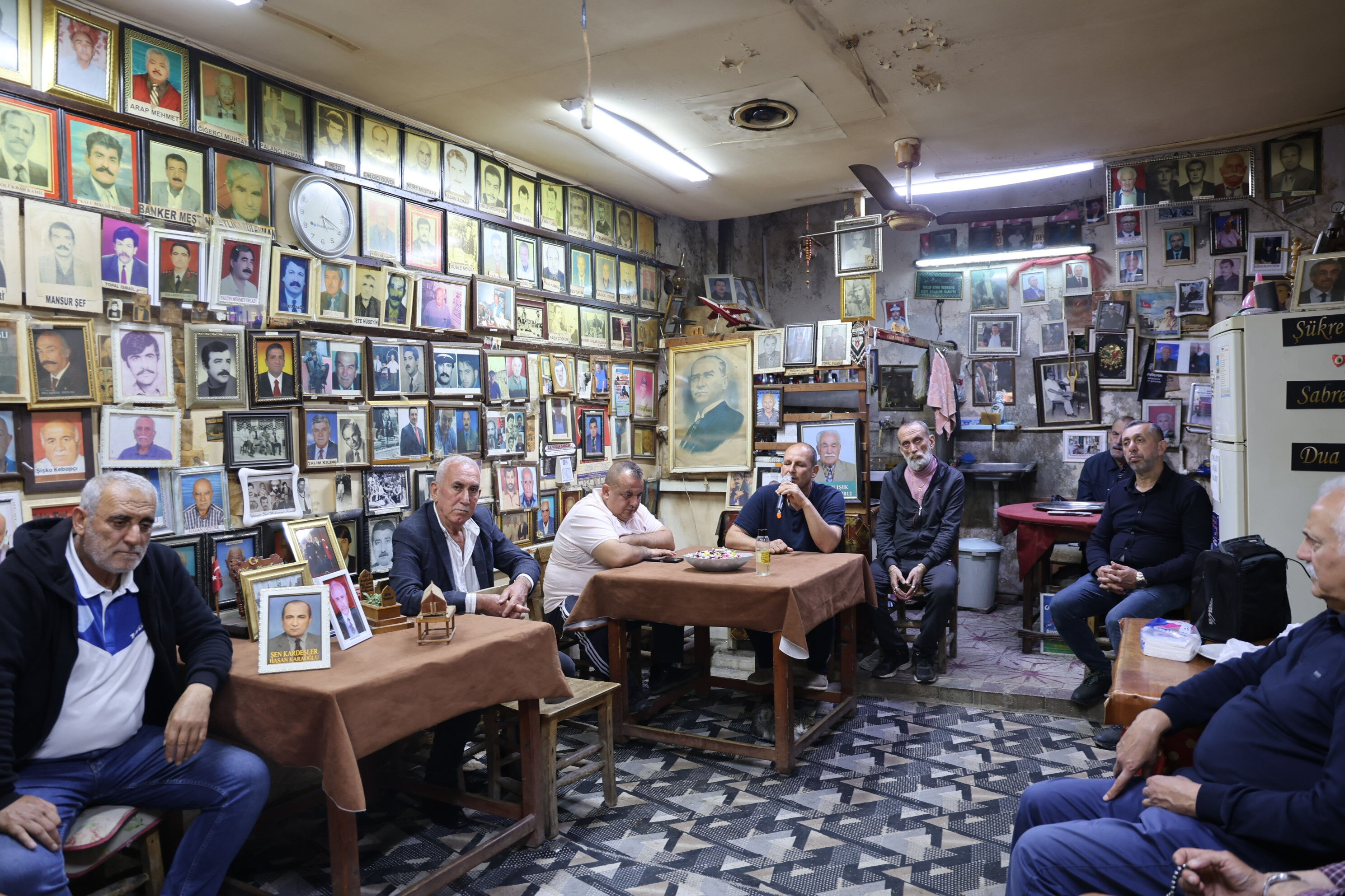 Kozan'ın meşhur Ölüler Kıraathanesi'nde bu bayram da gelenek bozulmadı - 1. Resim
