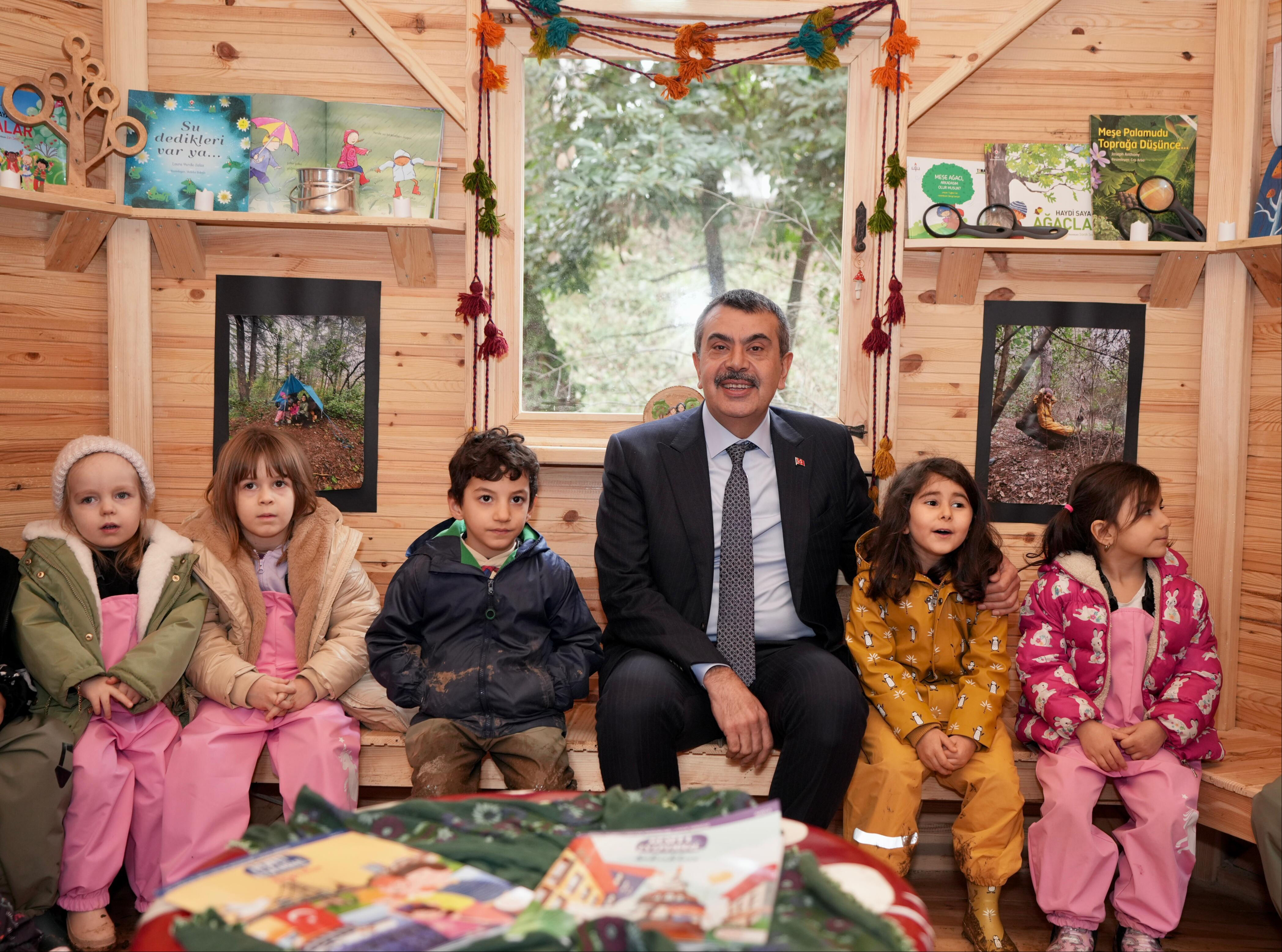 Millî Eğitim Bakanı Yusuf Tekin ile bayram özel... Herkesin merak ettiği soruyu sorduk: Liseler 3 yıla düşecek mi? Millî Eğitim Bakanı Yusuf Tekin ile bayram özel... Herkesin merak ettiği soruyu sorduk: Liseler 3 yıla düşecek mi? - 2. Resim