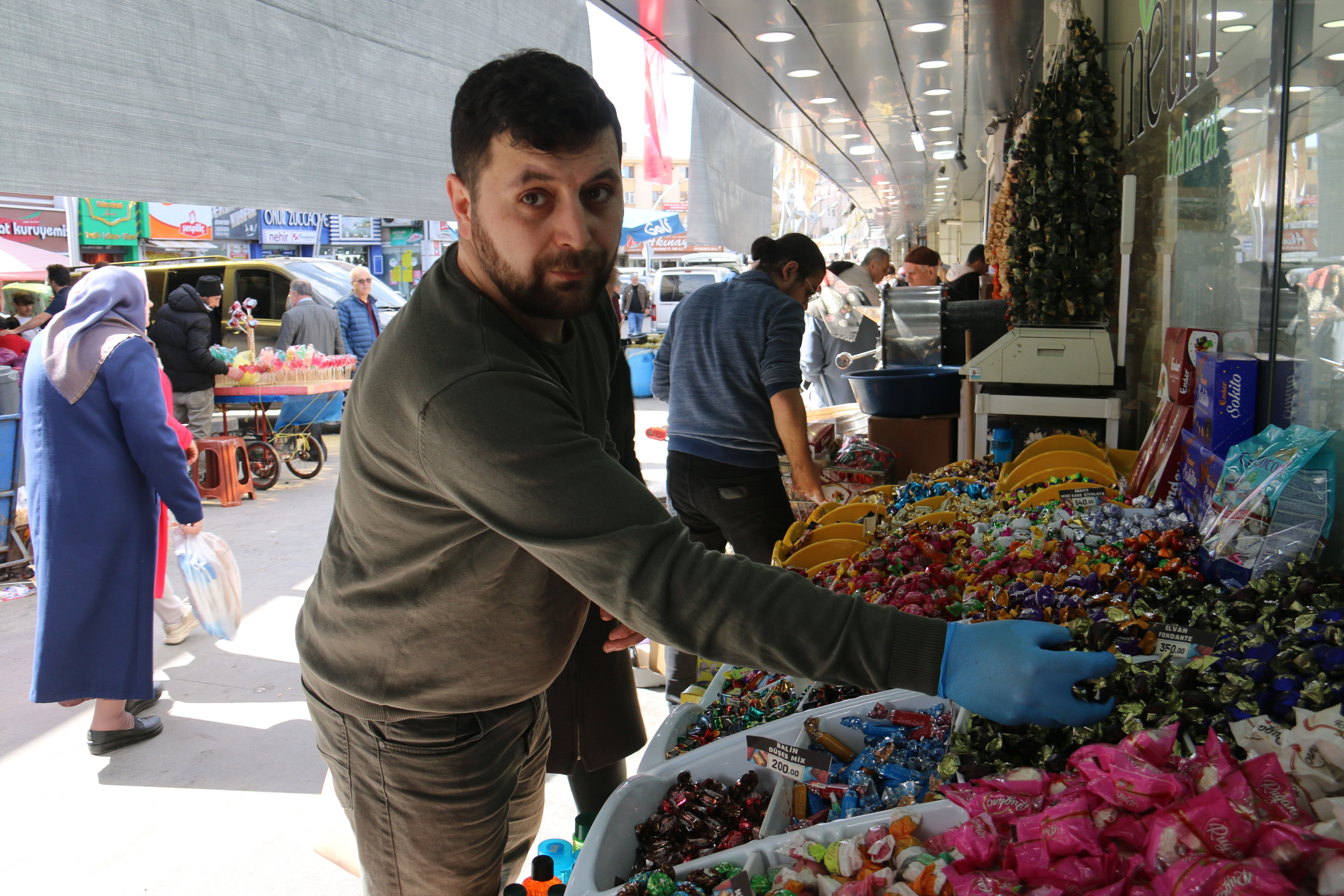 Uzmanlardan bayram uyarısı! Dişlerinizin çürümemesi için şekerden sonra bu yiyeceği tüketin - 1. Resim