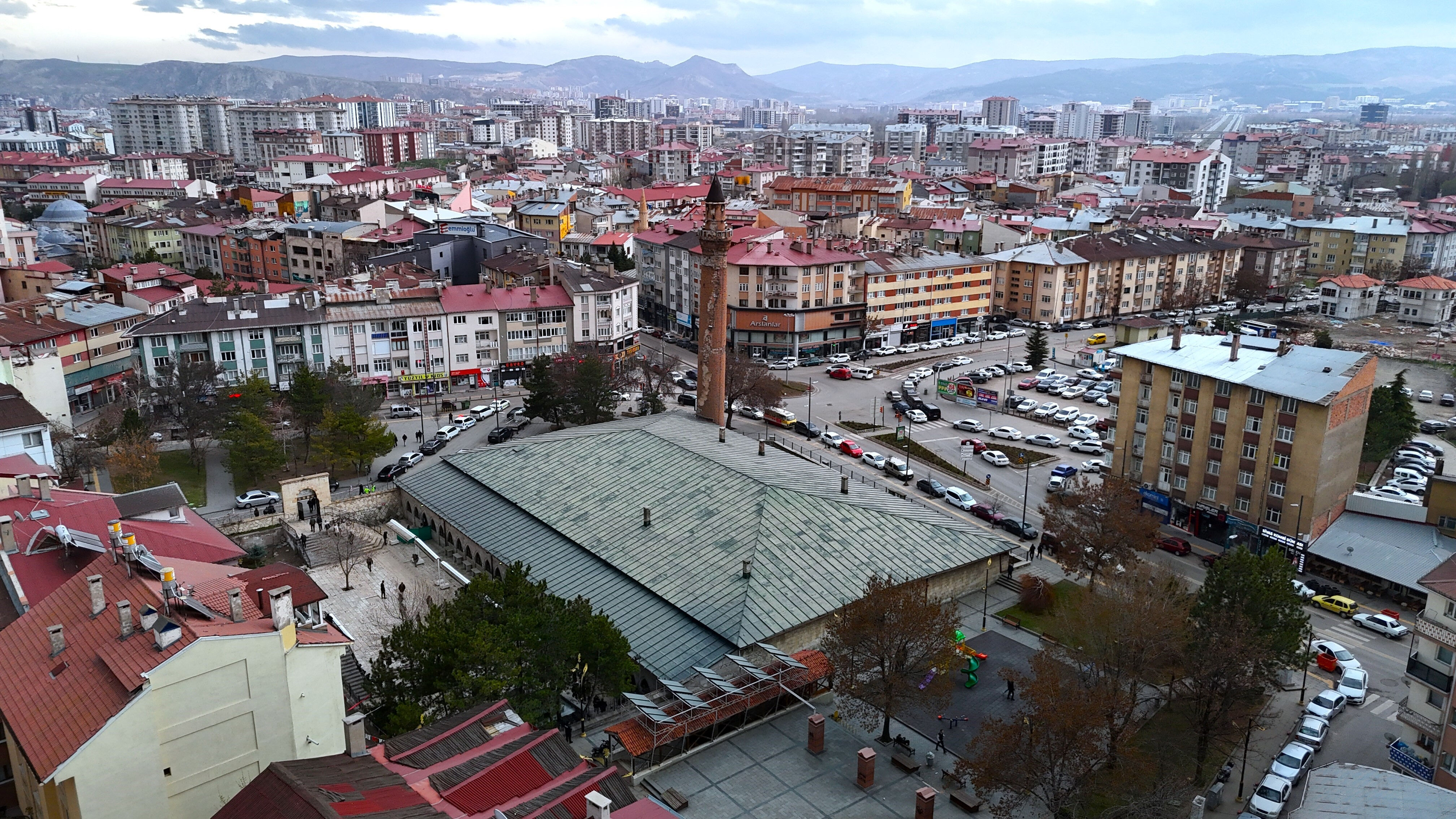 Vatandaşlar akın akın camilere koştu: Yurtta bayram coşkusu - 8. Resim