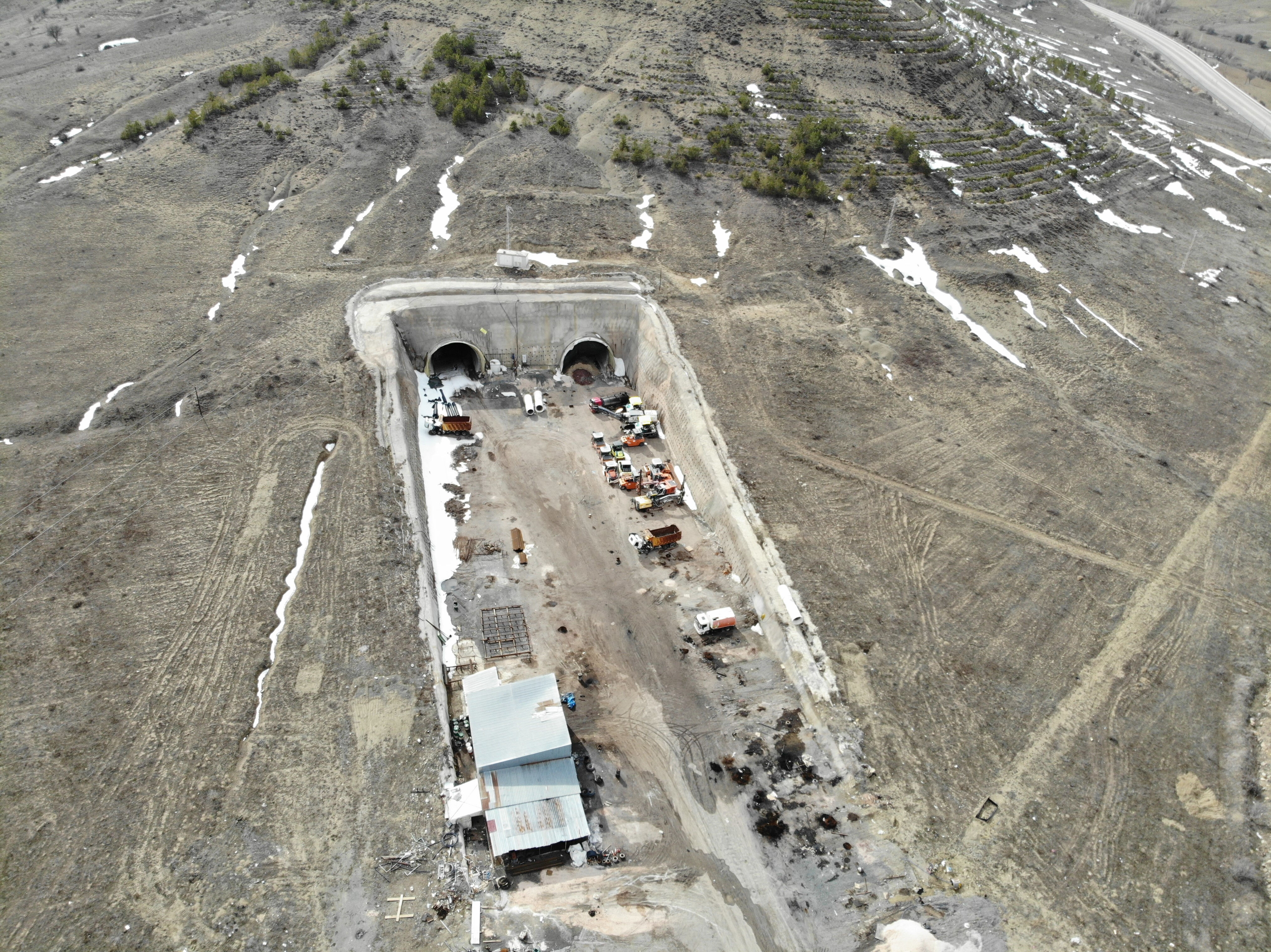 Hayalet şehri andırıyor! 2021 yılında açılacak denmişti, 8 yıldır tamamlanamadı - 2. Resim