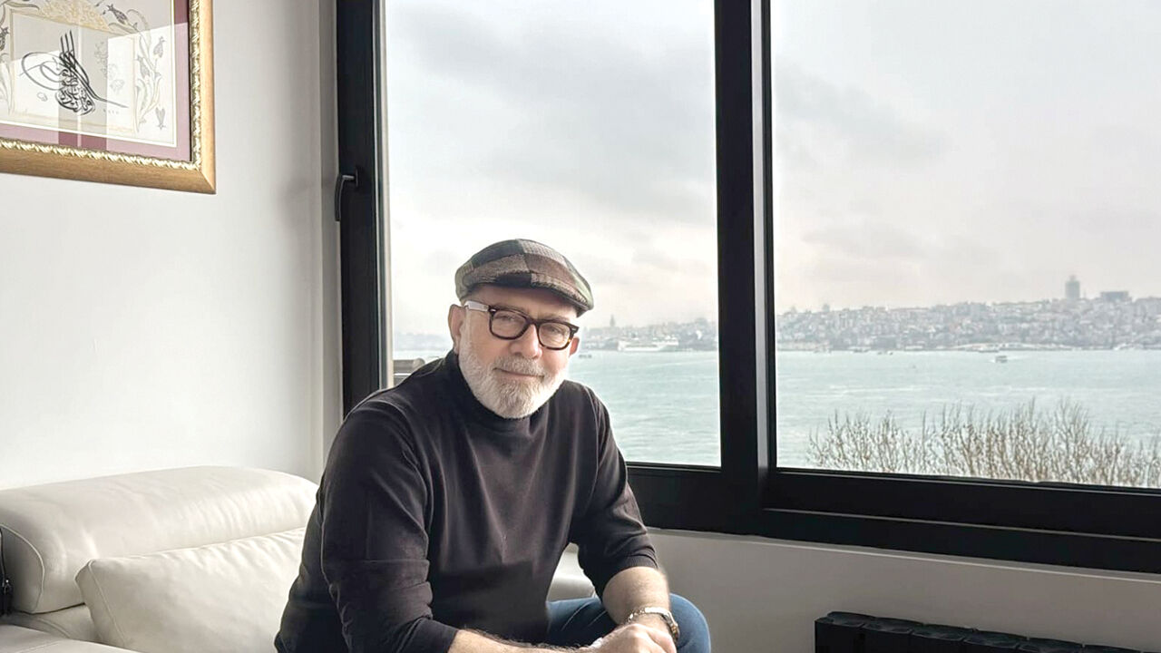 Payitaht’ın Tahsin Paşa’sı Bahadır Yenişehirlioğlu ile bayram sohbeti: Edebiyat ve sanat siyasette kılavuzum oldu Payitaht’ın Tahsin Paşa’sı Bahadır Yenişehirlioğlu ile bayram sohbeti: Edebiyat ve sanat siyasette kılavuzum oldu - 1. Resim