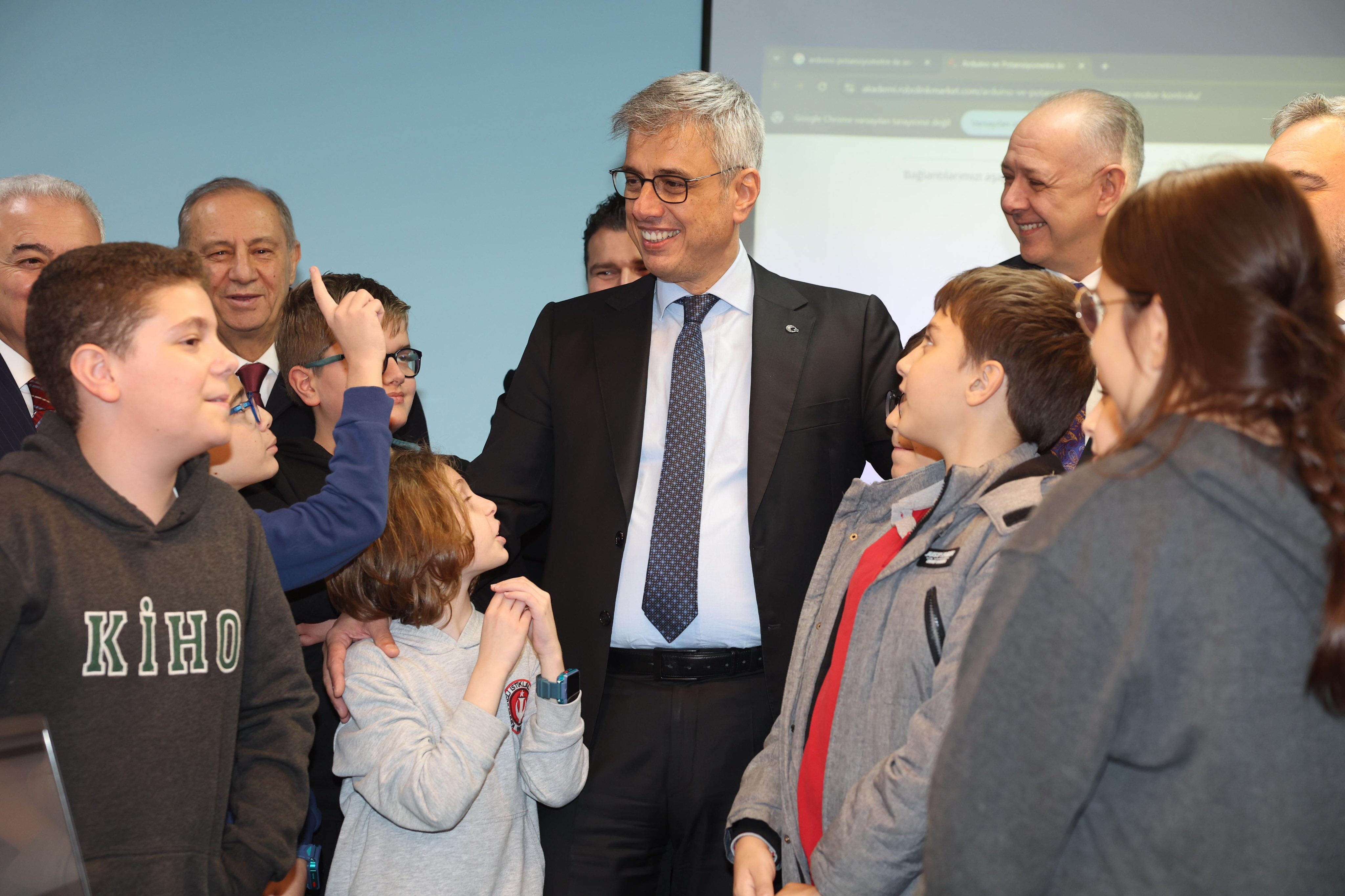 Sağlık Bakanı Prof. Dr. Memişoğlu bayram sohbeti: Eski bayramların ruhunu yaşatacak olan yine bizleriz - 1. Resim