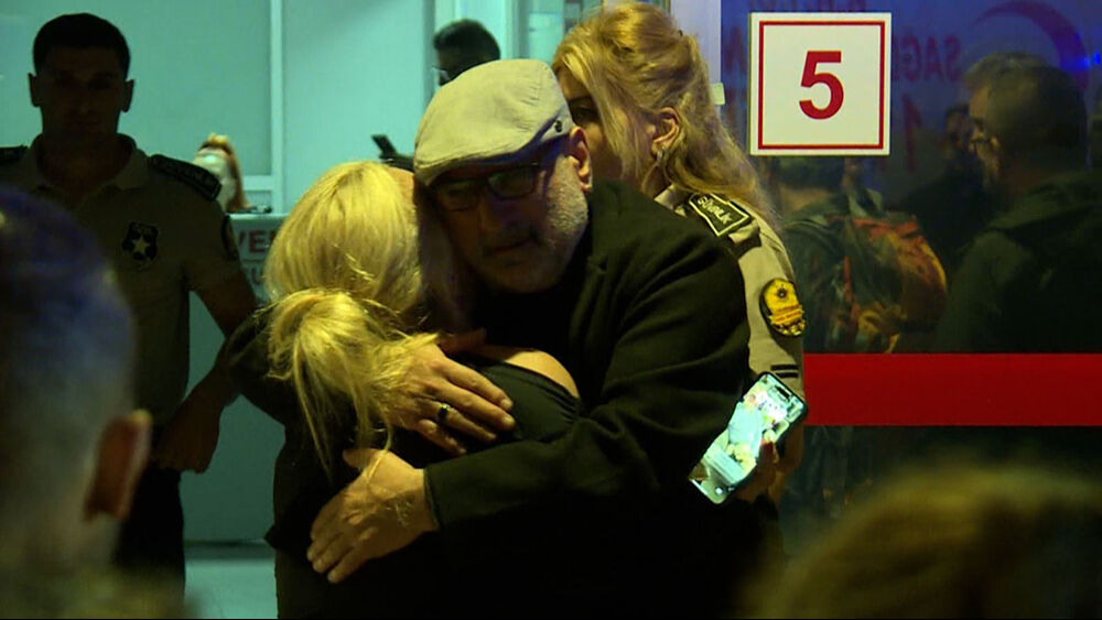 Volkan Konak'ın ölüm haberini duyan ünlüler hastaneye koştu! Mansur Yavaş paylaşımda bulundu... - 2. Resim