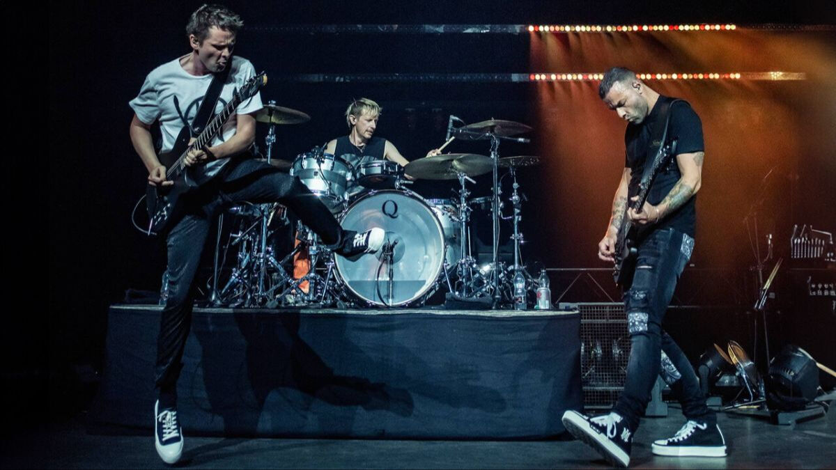 Muse konseri iptal mi, Muse boykot mu ediliyor? Ünlü müzik grubu Türkiye'de 11 Haziran'da konser vereceğini duyurdu! - 1. Resim