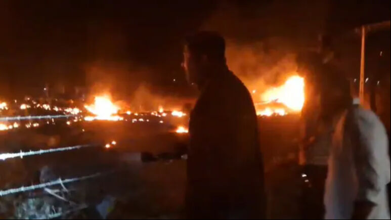 Asya ülkesinde facia! Savaş uçağı düştü - 1. Resim