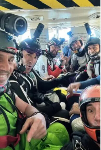 Gökyüzünde facia anları! Paraşütü açılmayan sporcu yere çakıldı - 1. Resim