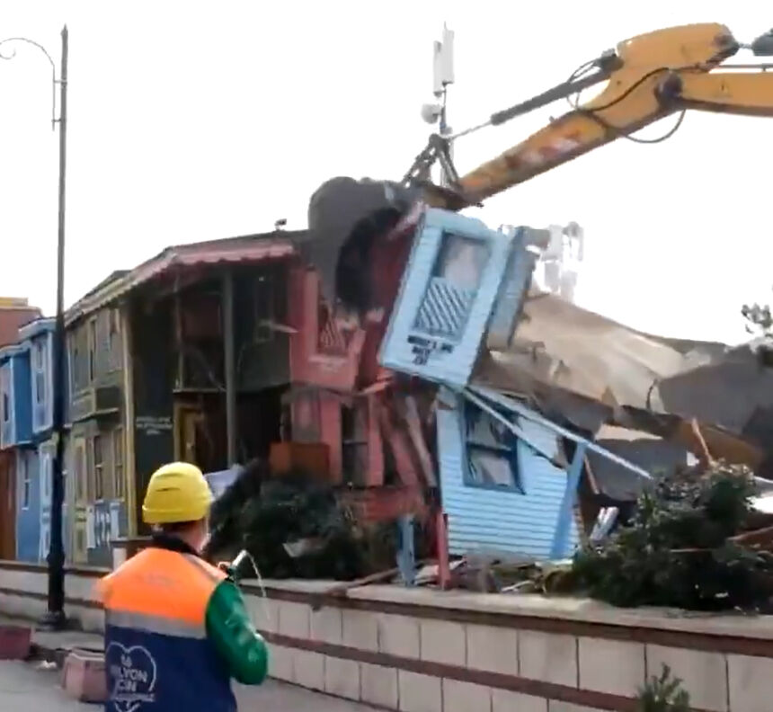 İBB 37 yıllık Türkistan Aşevini yıktı! CHP'li belediyeden görülmemiş zorbalık, skandallar saymakla bitmiyor İBB 37 yıllık Türkistan Aşevini yıktı! CHP'li belediyeden görülmemiş zorbalık, skandallar saymakla bitmiyor - 2. Resim