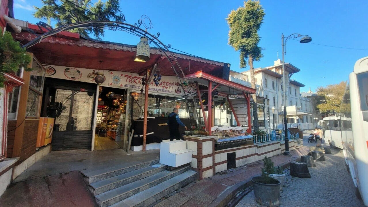 İBB 37 yıllık Türkistan Aşevini yıktı! CHP'li belediyeden görülmemiş zorbalık, skandallar saymakla bitmiyor İBB 37 yıllık Türkistan Aşevini yıktı! CHP'li belediyeden görülmemiş zorbalık, skandallar saymakla bitmiyor - 1. Resim